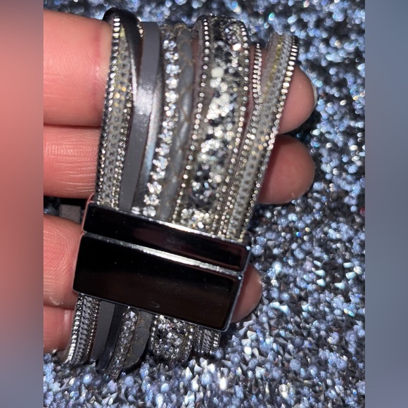 MAURICES MULTI-STRAP LEATHER BRAIDED  BRACELET ~
OSFM - Picture 2 of 13